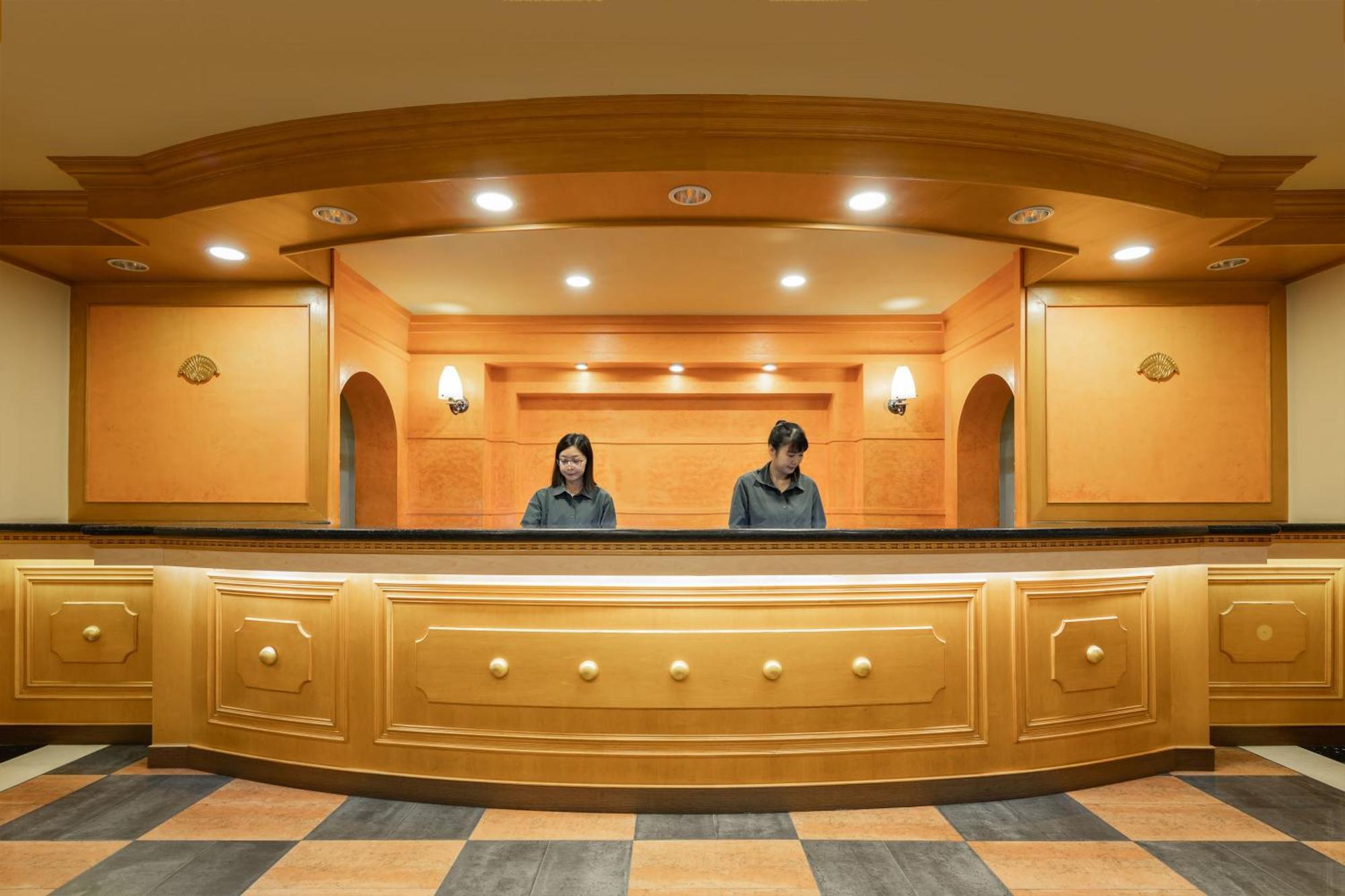 Kindness Hotel Taitung Branch Buitenkant foto
